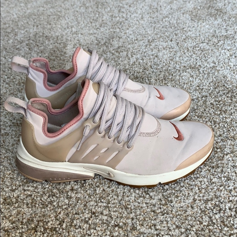 Women’s Nike Presto Low Top size 8